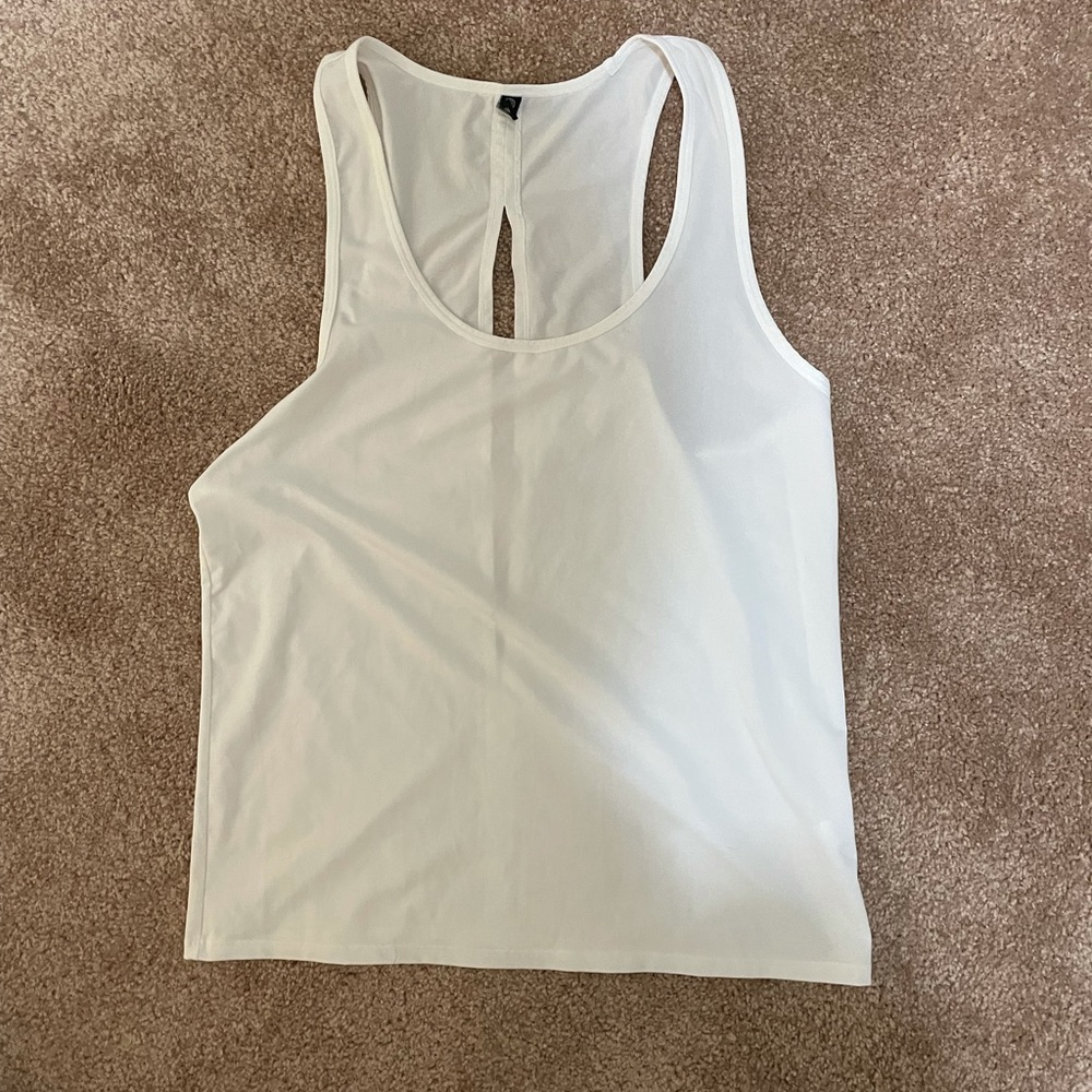 Onzie white exercise tank